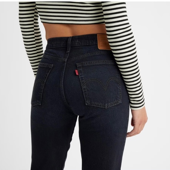 Levi’s Premium Wedgie Icon Fit High Rise Ankle Jeans in Wild Bunch Dark Wash - Picture 1 of 12